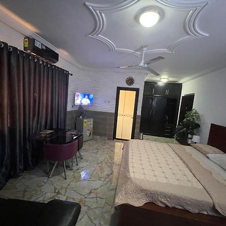 Nesta Barron -Home Away From Home North Legon Dış mekan fotoğraf