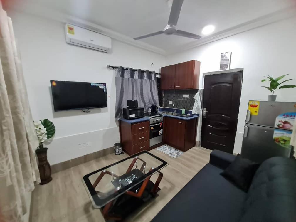 Nesta Barron -Home Away From Home North Legon Dış mekan fotoğraf