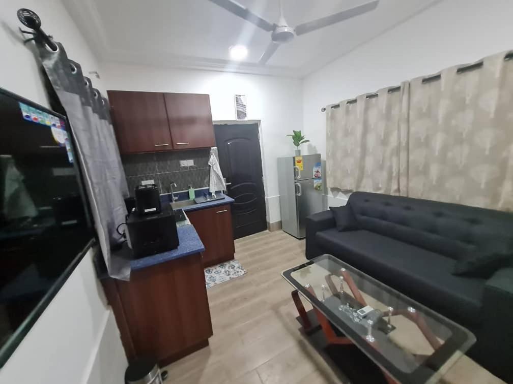 Nesta Barron -Home Away From Home North Legon Dış mekan fotoğraf