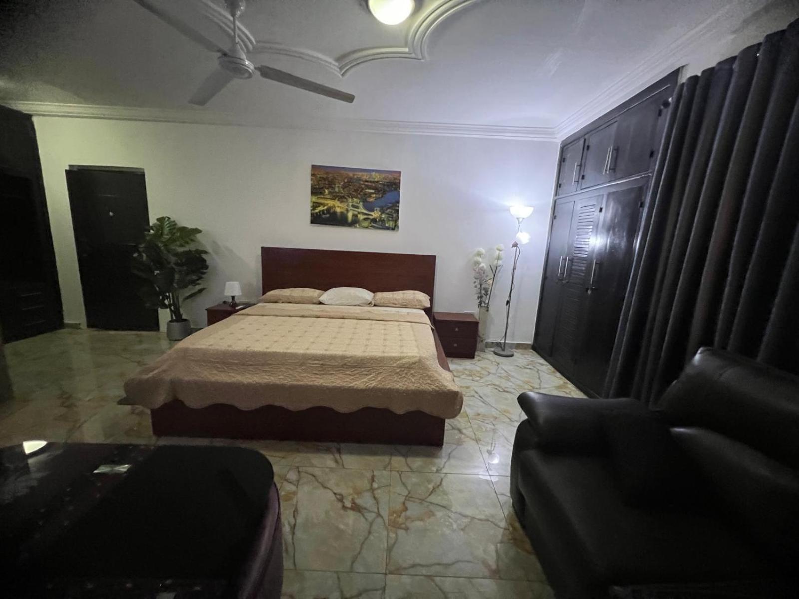 Nesta Barron -Home Away From Home North Legon Dış mekan fotoğraf