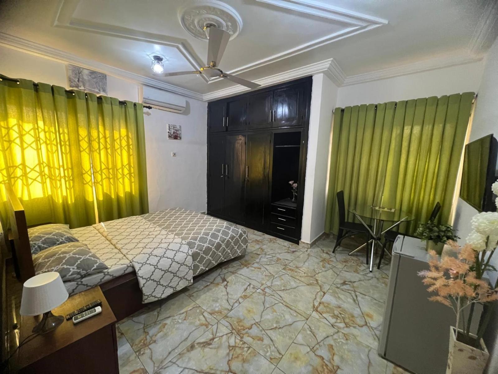 Nesta Barron -Home Away From Home North Legon Dış mekan fotoğraf