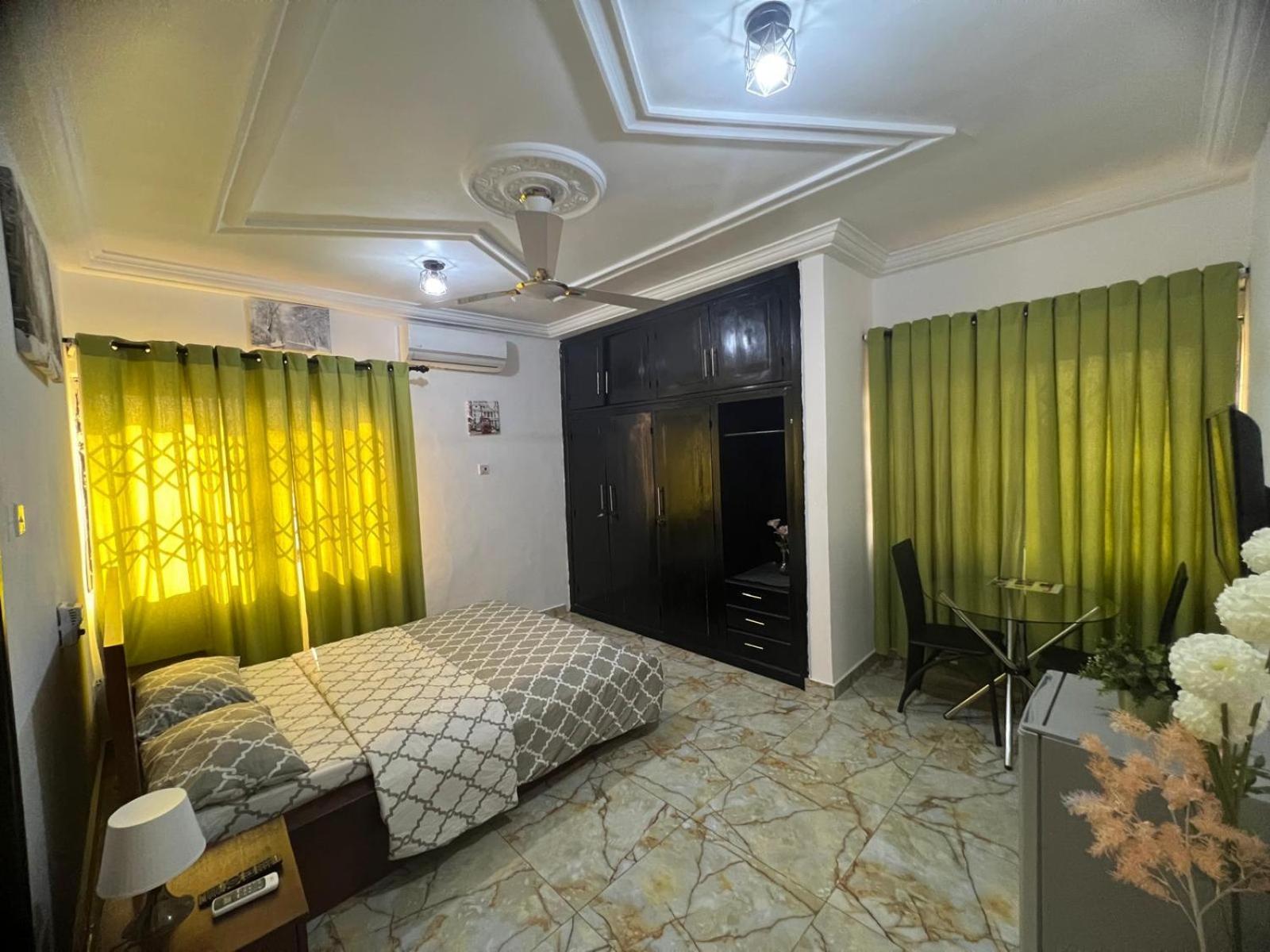 Nesta Barron -Home Away From Home North Legon Dış mekan fotoğraf
