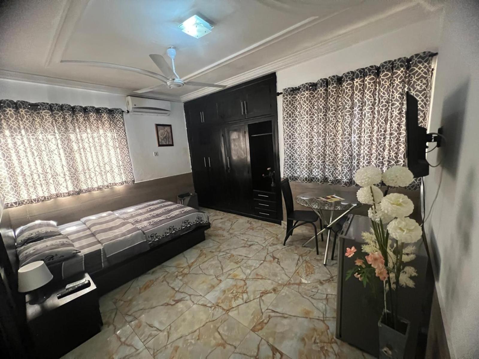 Nesta Barron -Home Away From Home North Legon Dış mekan fotoğraf