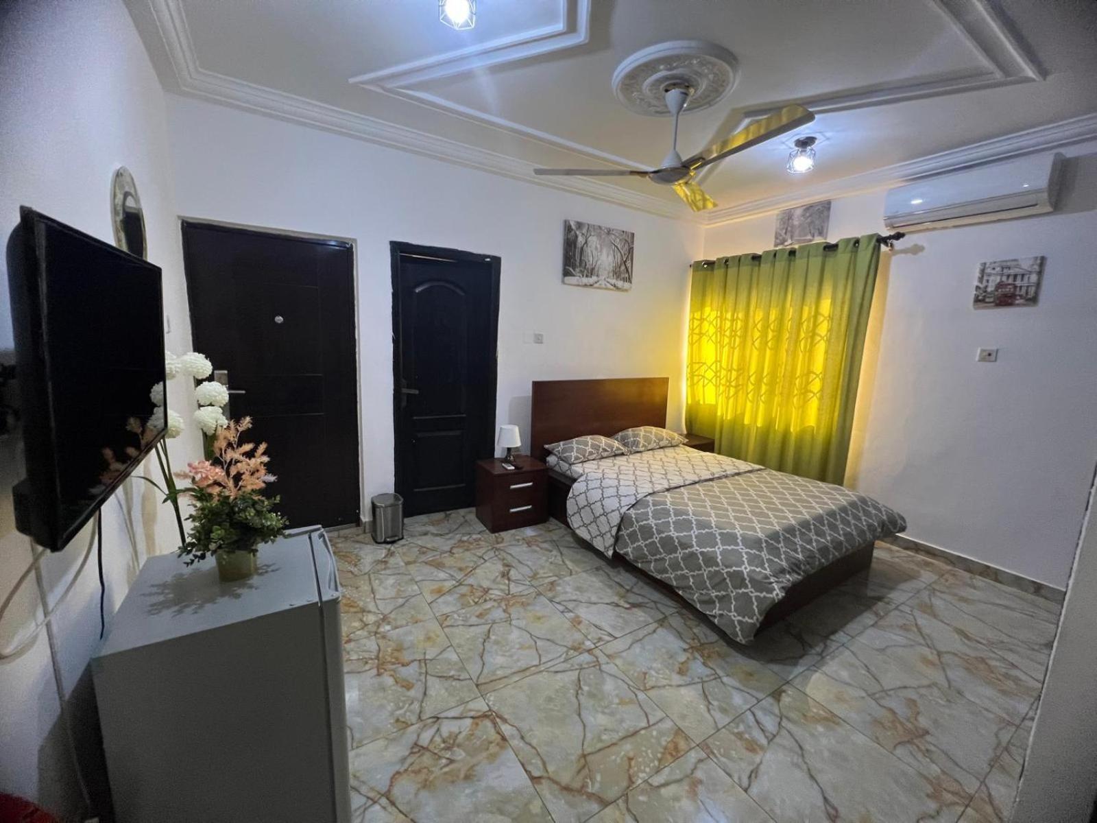 Nesta Barron -Home Away From Home North Legon Dış mekan fotoğraf