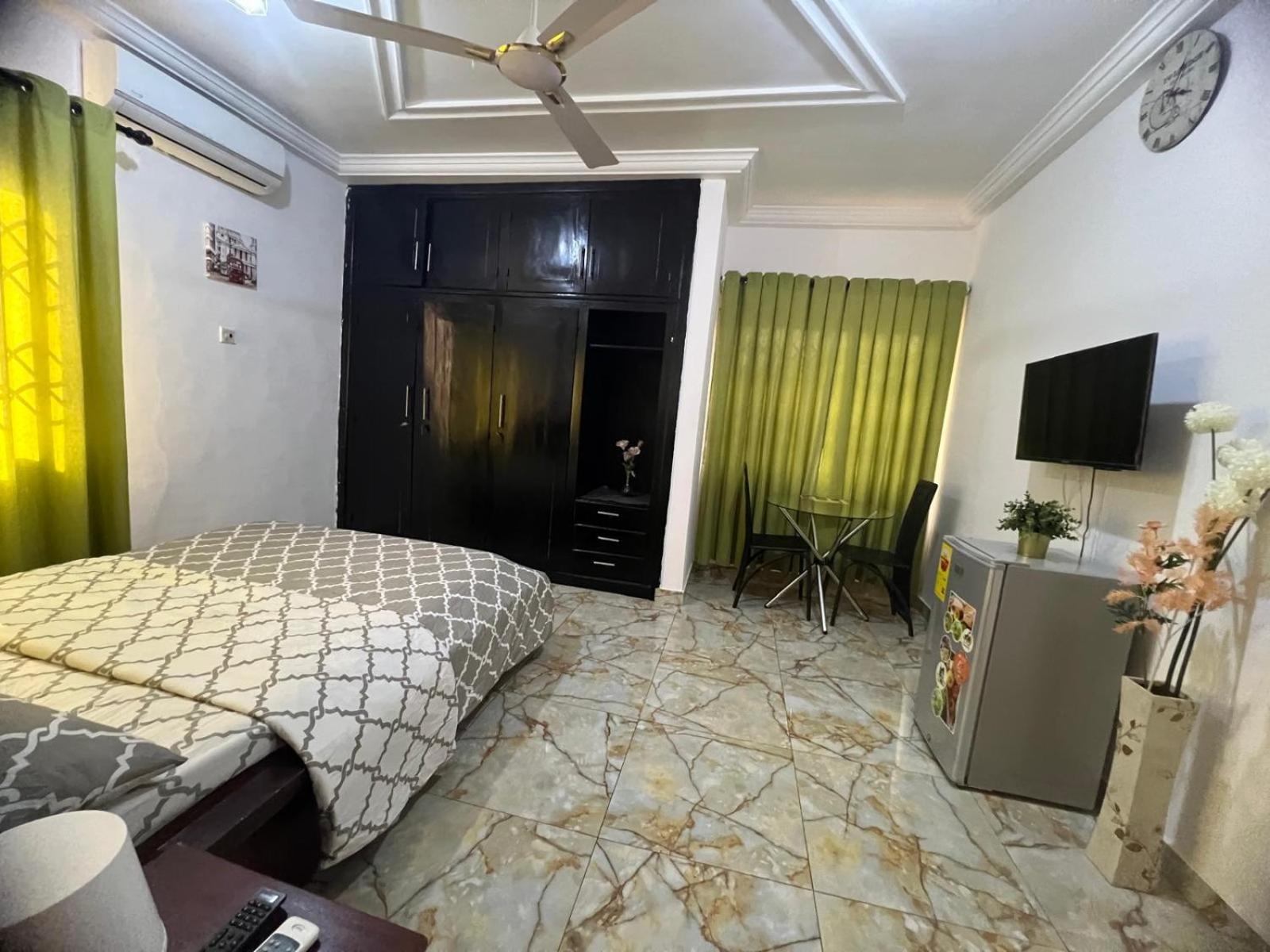 Nesta Barron -Home Away From Home North Legon Dış mekan fotoğraf